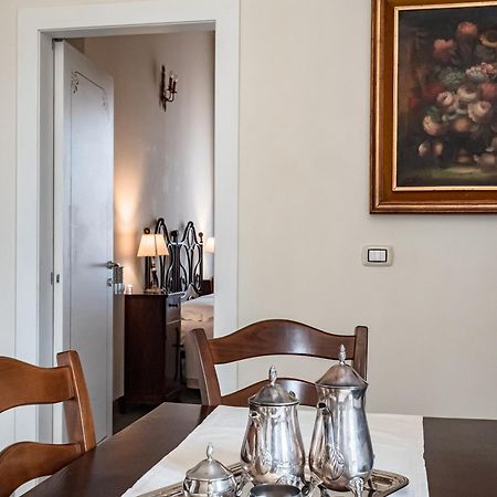 Palazzo Dei Pavoni, Relais Di Charme Acomodação com café da manhã LʼAquila Exterior foto