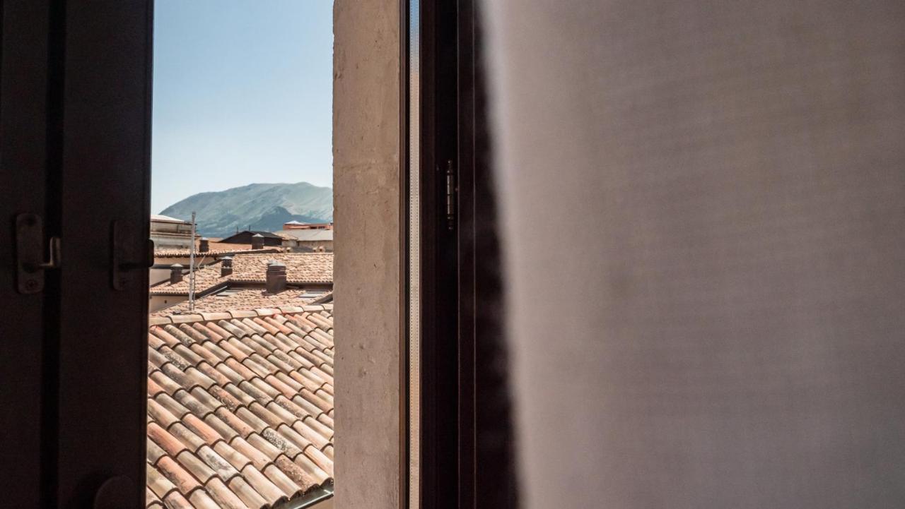 Palazzo Dei Pavoni, Relais Di Charme Acomodação com café da manhã LʼAquila Exterior foto