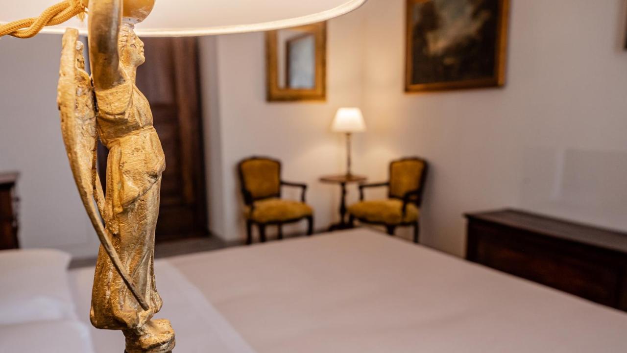 Palazzo Dei Pavoni, Relais Di Charme Acomodação com café da manhã LʼAquila Exterior foto