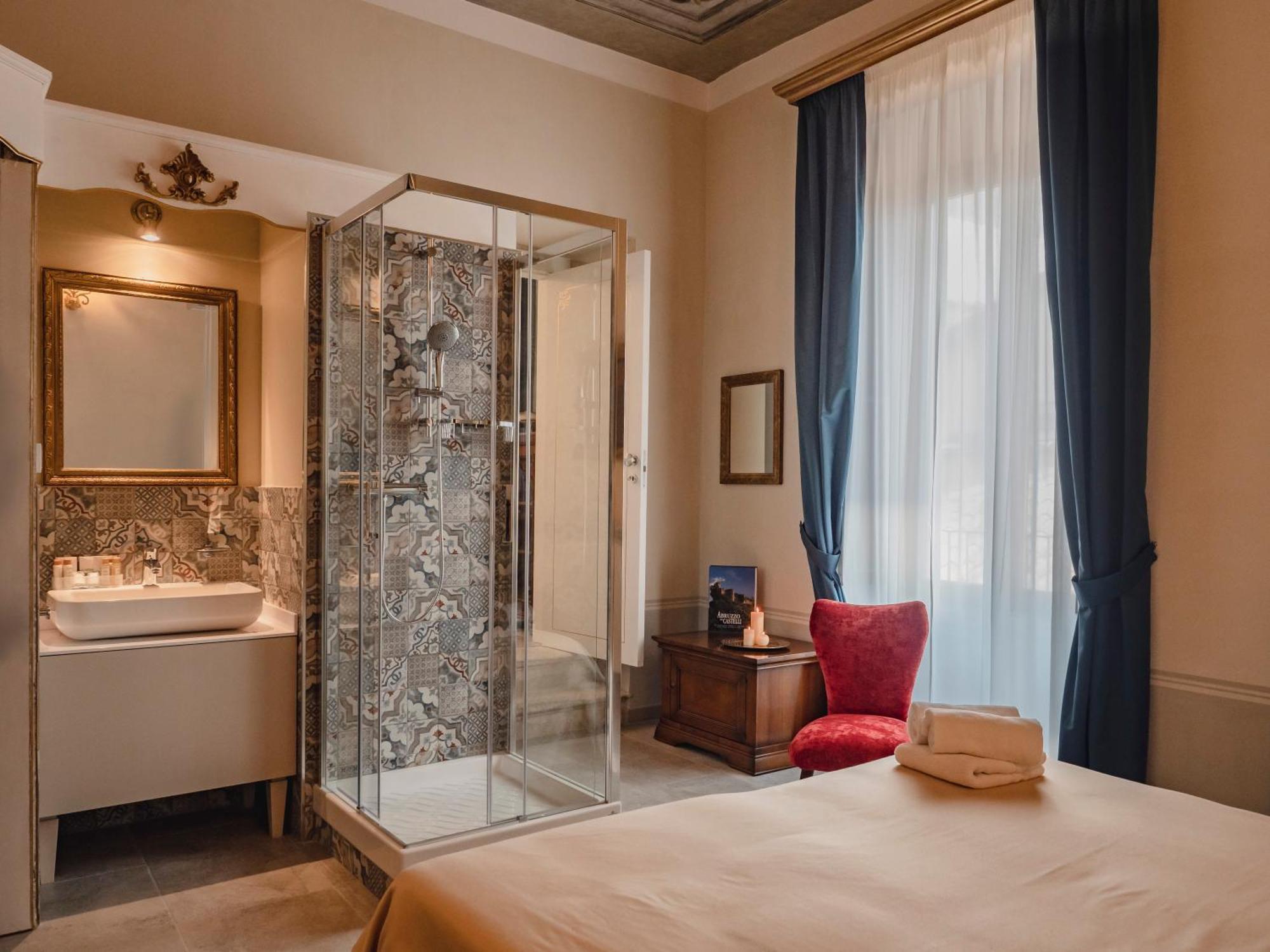 Palazzo Dei Pavoni, Relais Di Charme Acomodação com café da manhã LʼAquila Exterior foto