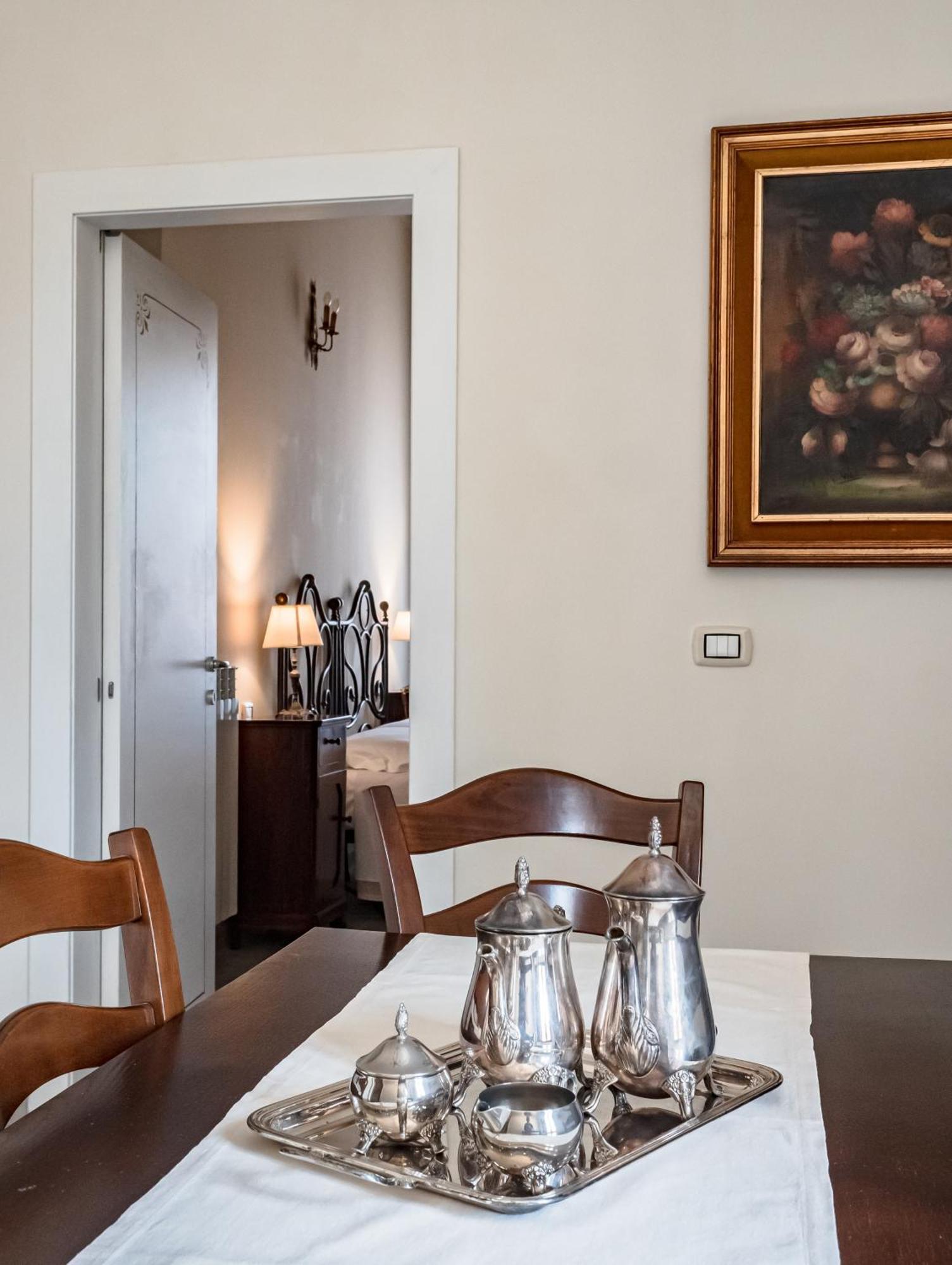 Palazzo Dei Pavoni, Relais Di Charme Acomodação com café da manhã LʼAquila Exterior foto